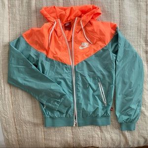 Nike two tone wind runner hooded jacket size s
